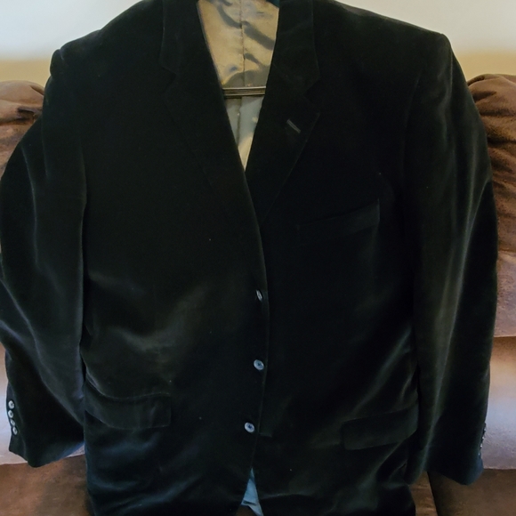 Suits - Picture 7 of 13